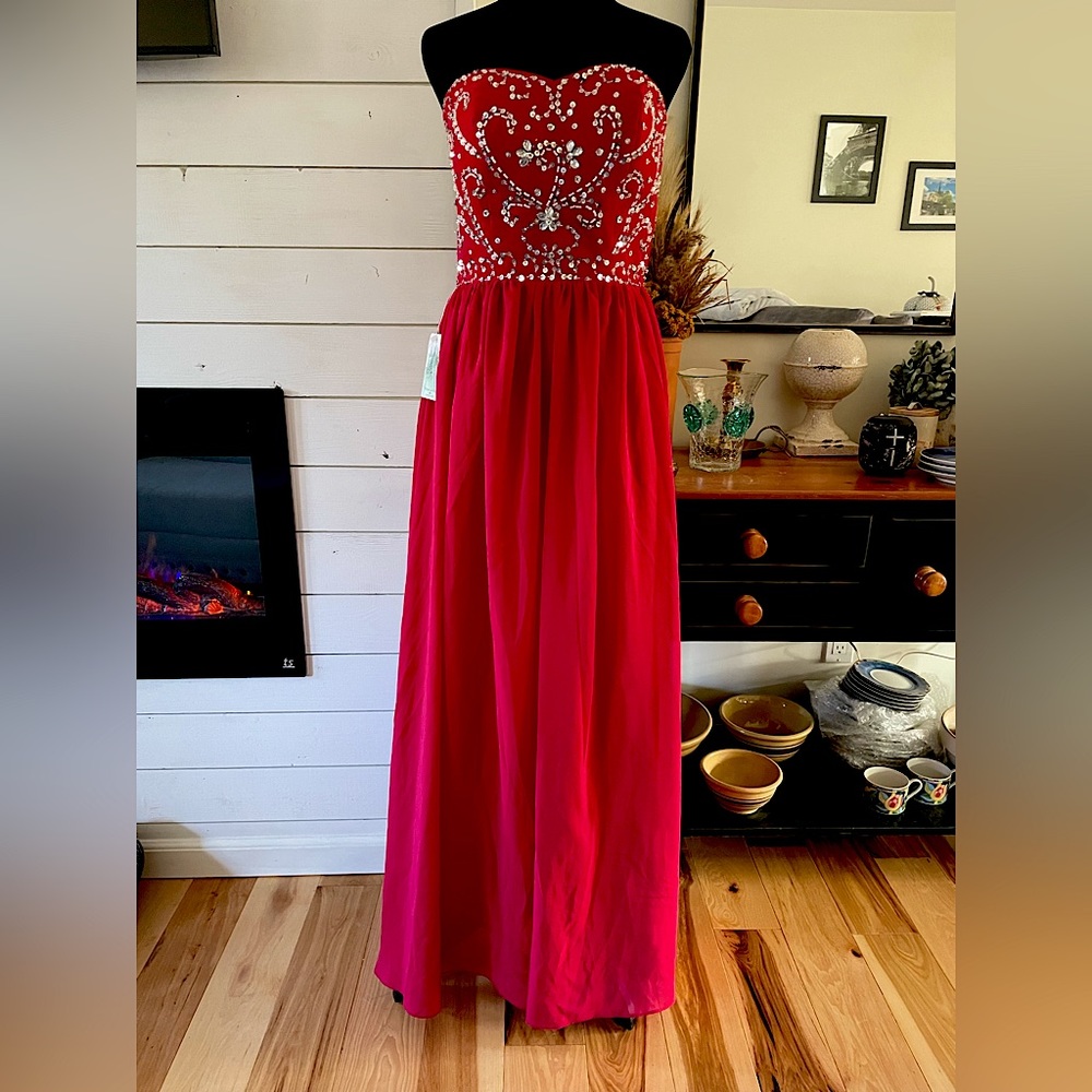 New With Tag Special Occasion Gown - Holiday, Evening, Wedding or Party Dress